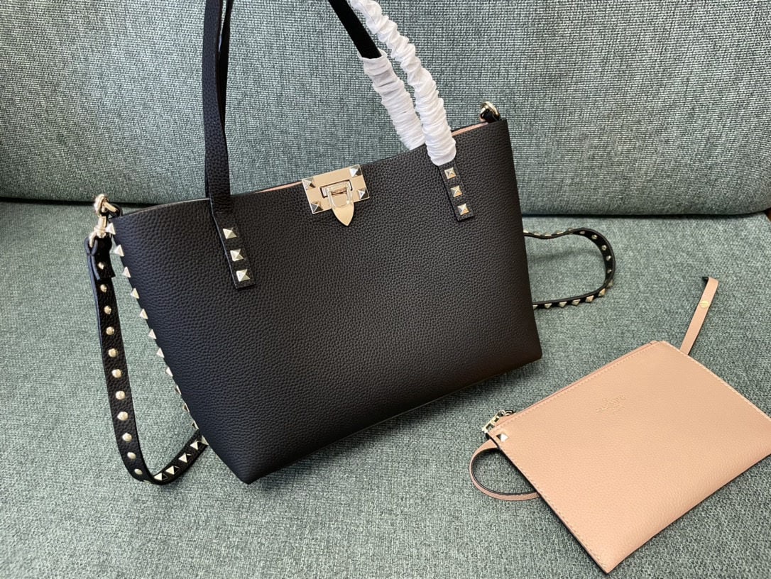 Valentino: We offer FREE SHIPPING for both domestic and international clients who bid over $500. Matte and apricot Valentino reversible shopping bag, pebbled leather with detachable zipper, small pouch size: 26c