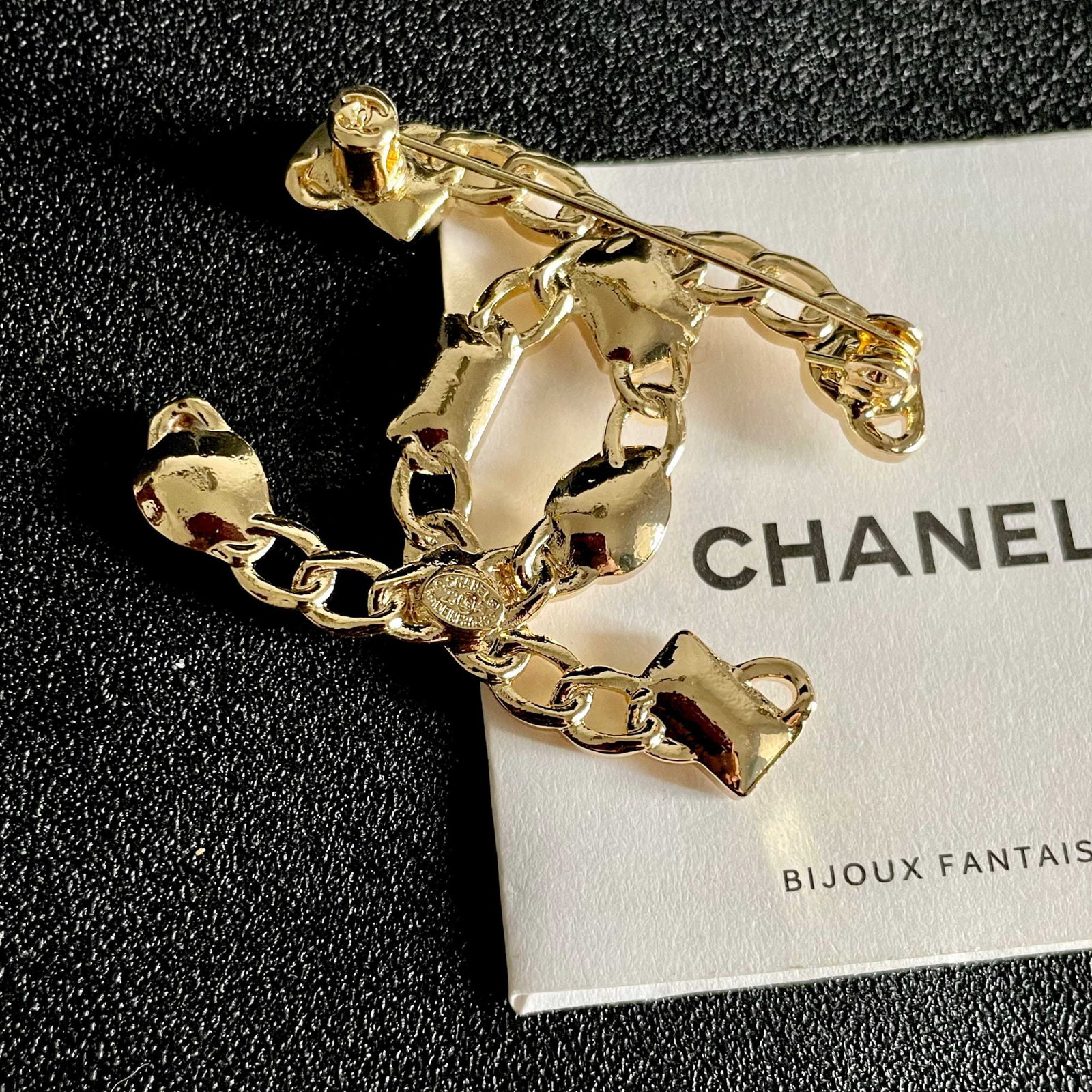 CHANEL brooch (1 of 1)