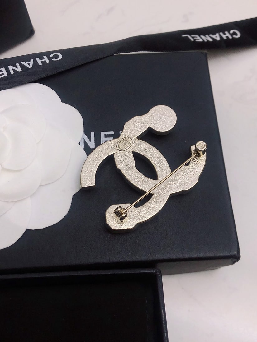 CHANEL Brooch: We offer FREE SHIPPING for both domestic and international clients who bid over $500. Chanel brooch A wonderful gift for you or your loved one. Currencies including USD, CAD, GBP, EUR, AUD, etc. are a