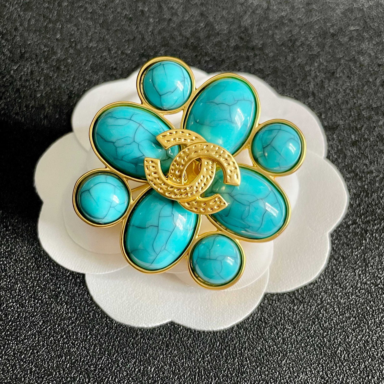 CHANEL Brooch: We offer FREE SHIPPING for both domestic and international clients who bid over $500. CHANEL brooches are the accessories that truly understand women. Women who have poured their hearts and souls into