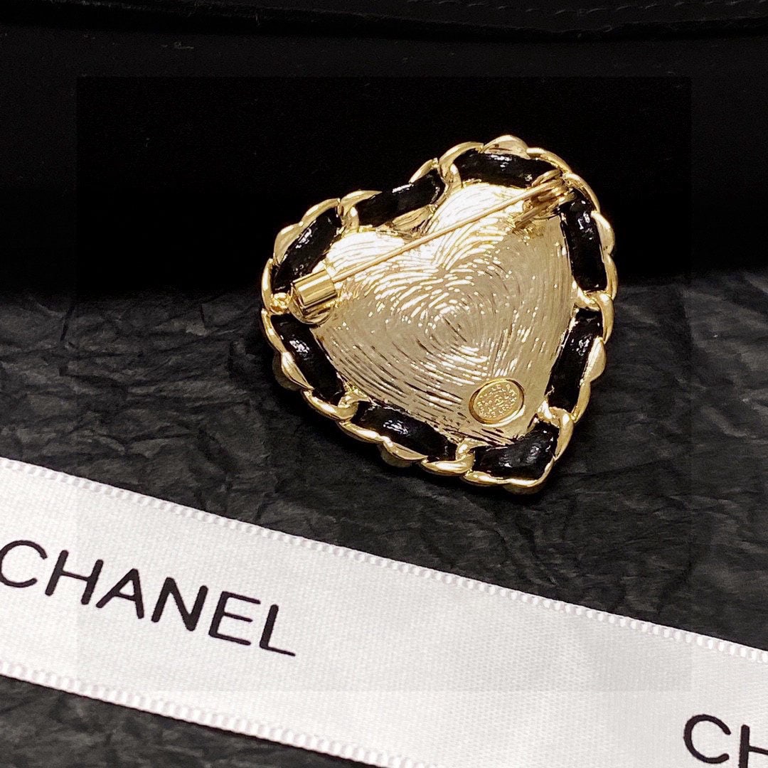 CHANEL Brooch: We offer FREE SHIPPING for both domestic and international clients who bid over $500. CHANEL brooches are the accessories that truly understand women. Women who have poured their hearts and souls into