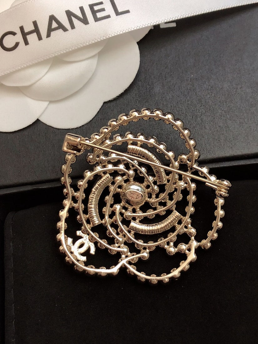 CHANEL Half-Diamond Half-Camellia Double C Brooch: We offer FREE SHIPPING for both domestic and international clients who bid over $500. CHANEL Half-Diamond Half-Camellia Double C Brooch - High-end quality, exquisite and delicate, a super fairy-like a