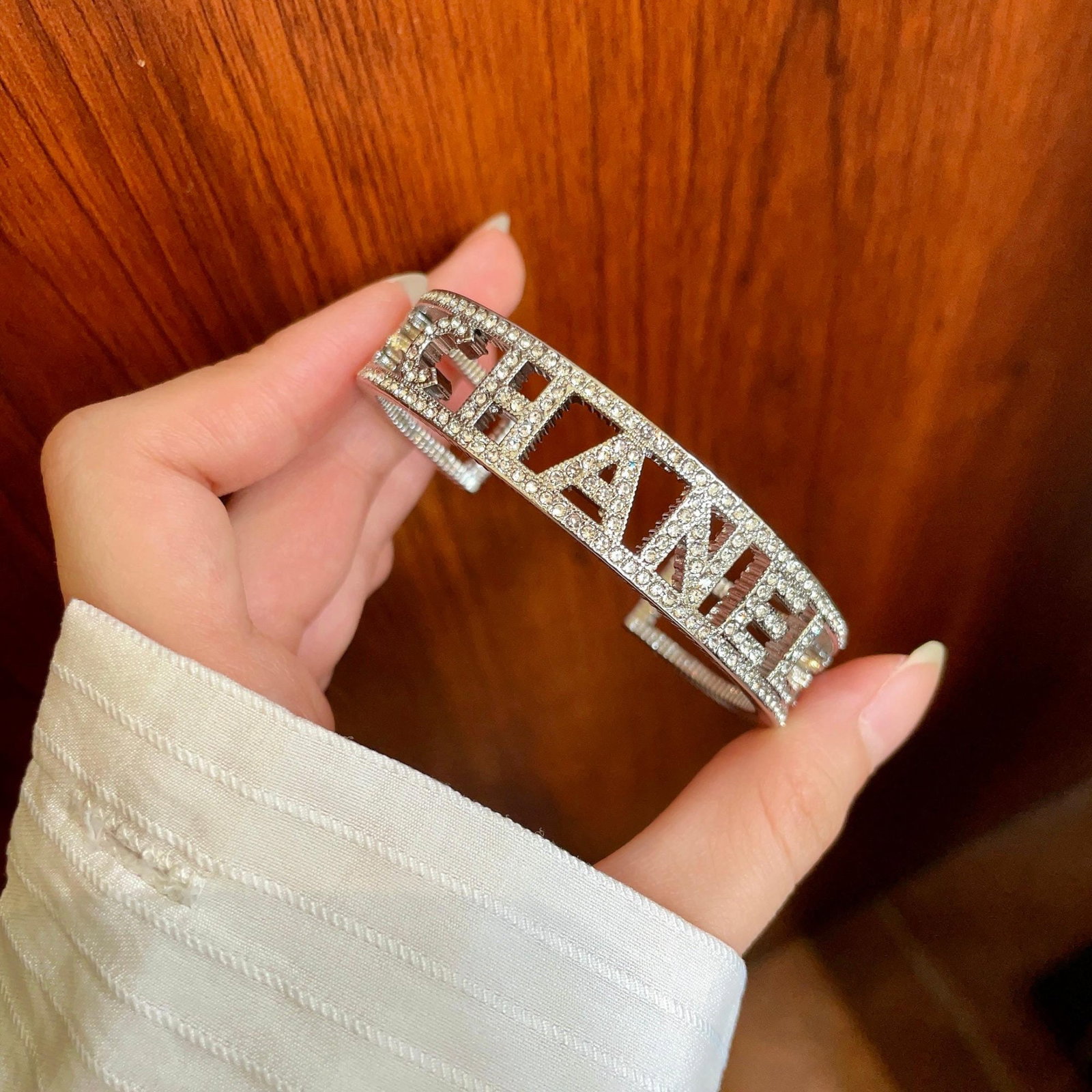 CHANEL C-letter openwork bracelet; Chanel high-quality micro-diamond bracelet.: We offer FREE SHIPPING for both domestic and international clients who bid over $500. CHANEL C-letter openwork bracelet. A high-quality Chanel bracelet with micro-painted diamonds. The colors are perf