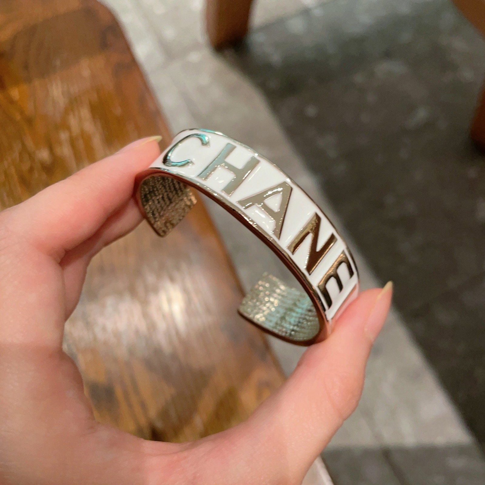 CHANEL double C letter bracelet: We offer FREE SHIPPING for both domestic and international clients who bid over $500. The CHANEL double C logo bracelet has a beautifully matched color scheme, exuding a sophisticated and goddess-like