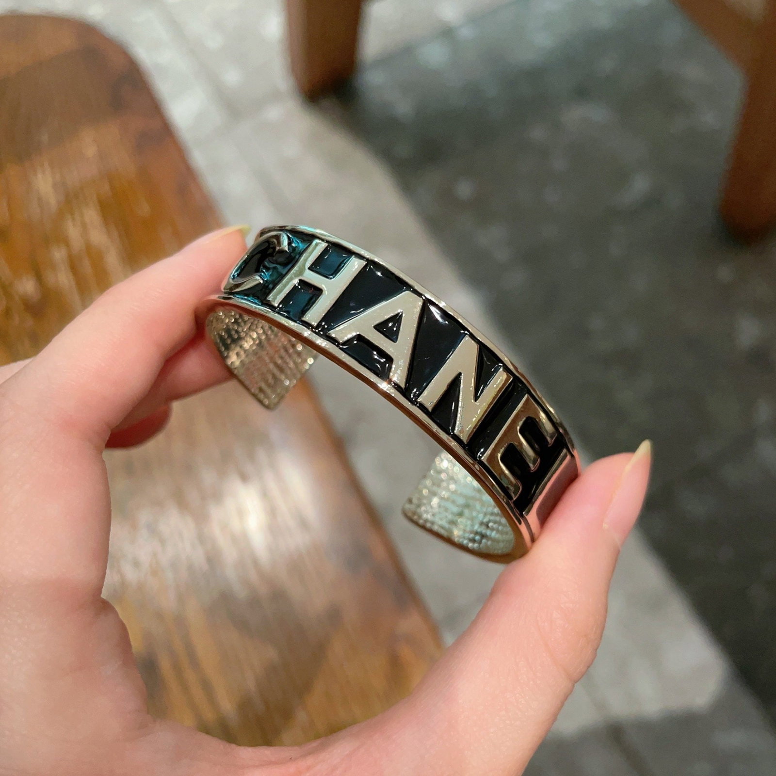 CHANEL double C letter bracelet: We offer FREE SHIPPING for both domestic and international clients who bid over $500. The CHANEL double C logo bracelet has a beautifully matched color scheme, exuding a sophisticated and goddess-like