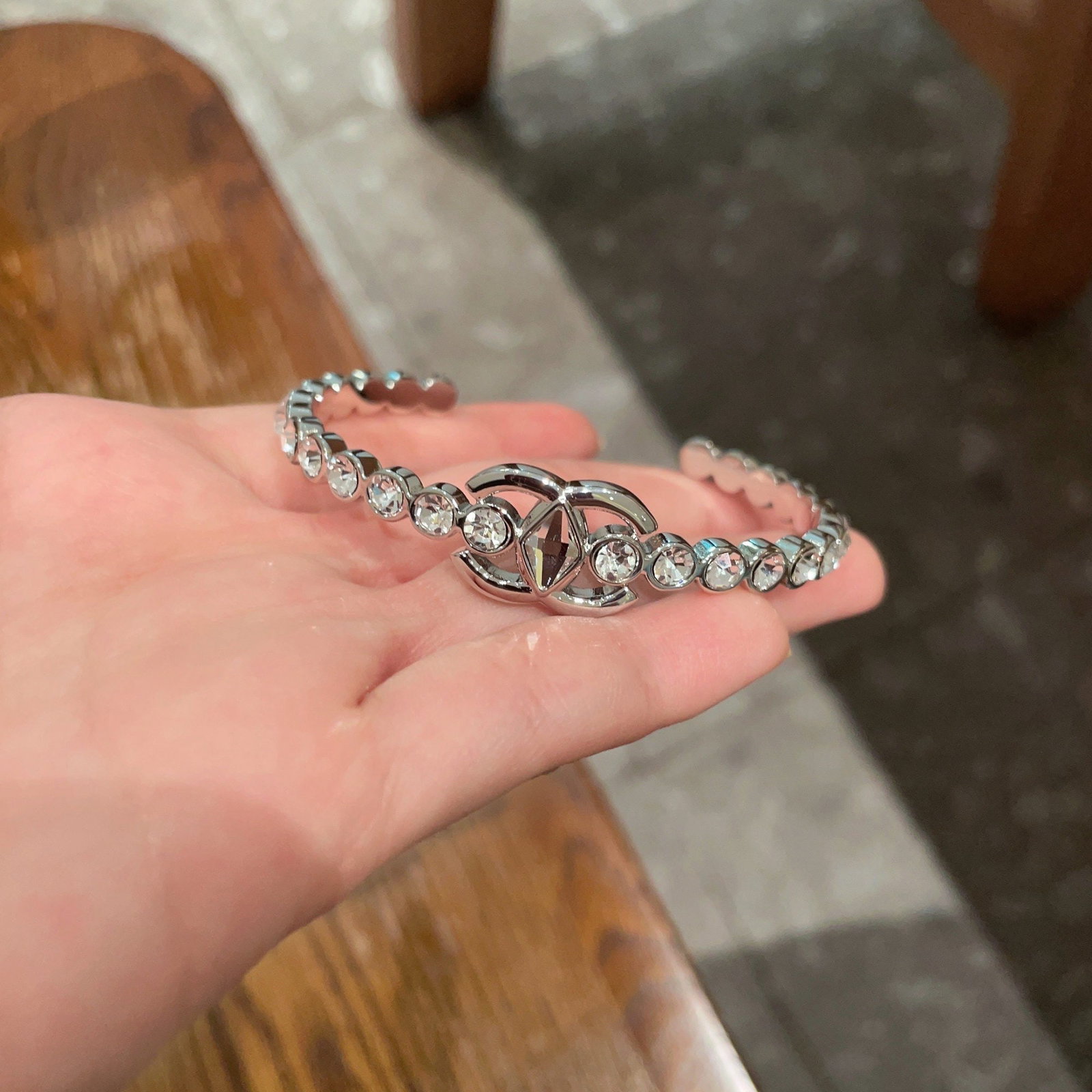 CHANEL double C letter bracelet: We offer FREE SHIPPING for both domestic and international clients who bid over $500. The CHANEL double C logo bracelet has a beautifully matched color scheme, exuding a sophisticated and