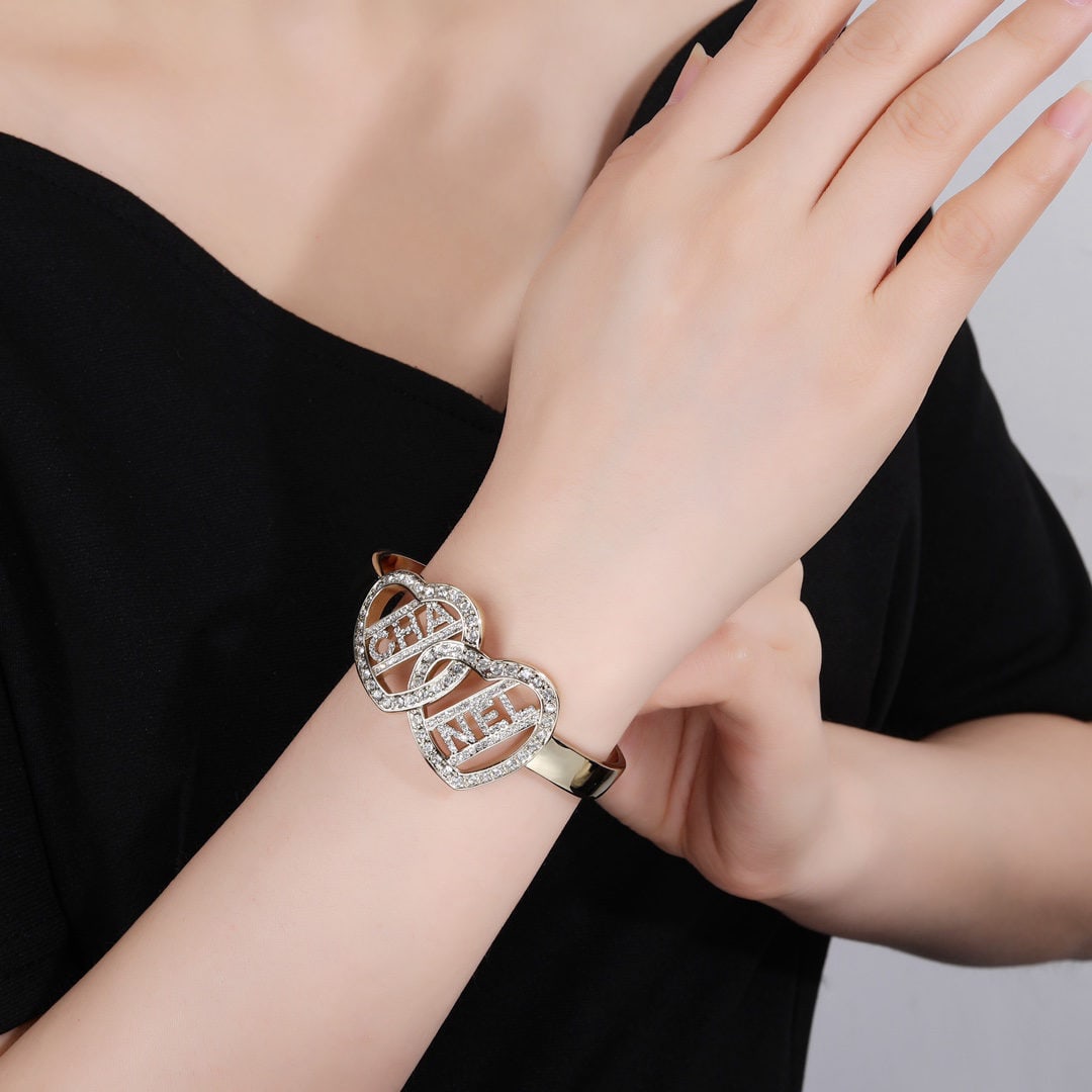 Chanel crystal bracelet: We offer FREE SHIPPING for both domestic and international clients who bid over $500. Chanel crystal bracelet with classic CC logo, exuding a sophisticated and versatile style. A wonderful gift for