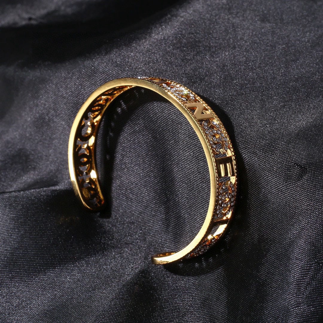 Chanel crystal bracelet: We offer FREE SHIPPING for both domestic and international clients who bid over $500. Chanel crystal bracelet with classic CC logo, exuding a sophisticated and versatile style. A wonderful gift for