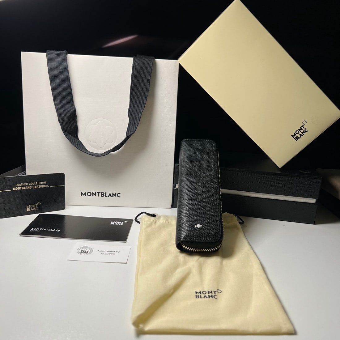 MONTBLANC Heart Series Single Pencil Case: We offer FREE SHIPPING for both domestic and international clients who bid over $500. MONTBLANC Heart Series 1-Piece Pencil Case, Classic Black. Material: Top Grain Cowhide. Dimensions: 5x2x16 cm. A