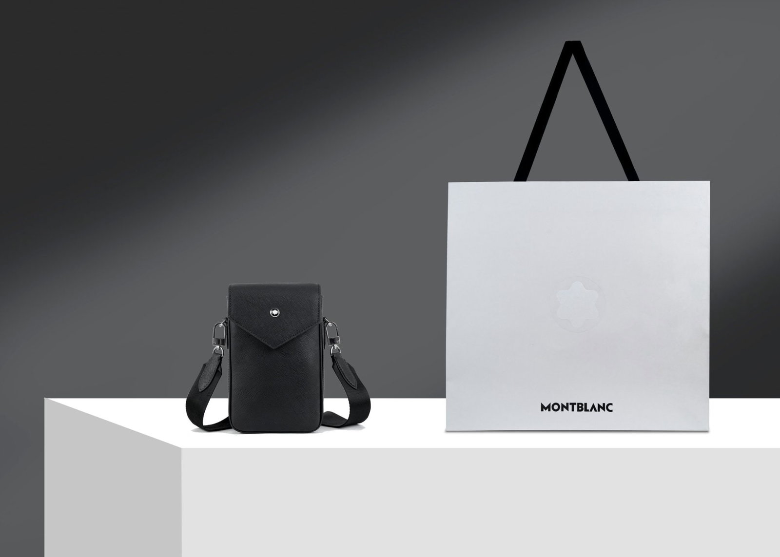 MONTBLANC Heart Series Vertical Envelope Bag: We offer FREE SHIPPING for both domestic and international clients who bid over $500. MONTBLANC Heart Series Vertical Envelope Bag, Classic Black. Material: Top Grain Cowhide. Dimensions: 12x7x19 cm. 