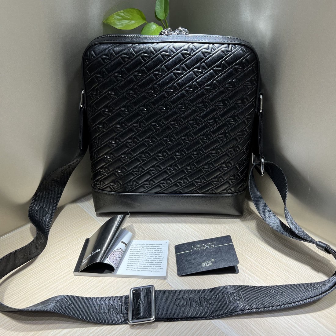 MONTBLANC Black Series Crossbody Bag: We offer FREE SHIPPING for both domestic and international clients who bid over $500. MONTBLANC Black Series Crossbody Bag Material: Top-grain cowhide packaging: Cloth bag Dimensions: 23x25x5 cm A won