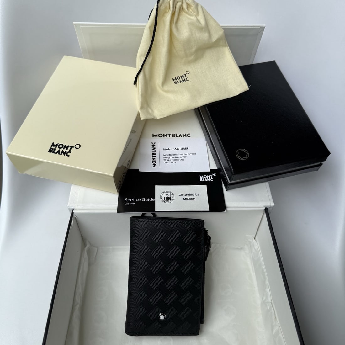 MONTBLANC 3.0 Series 6-Card Mini Vertical Wallet: We offer FREE SHIPPING for both domestic and international clients who bid over $500. MONTBLANC 3.0 Series 6-Card Mini Vertical Wallet Material: Cowhide A wonderful gift for you or your loved one. Cur