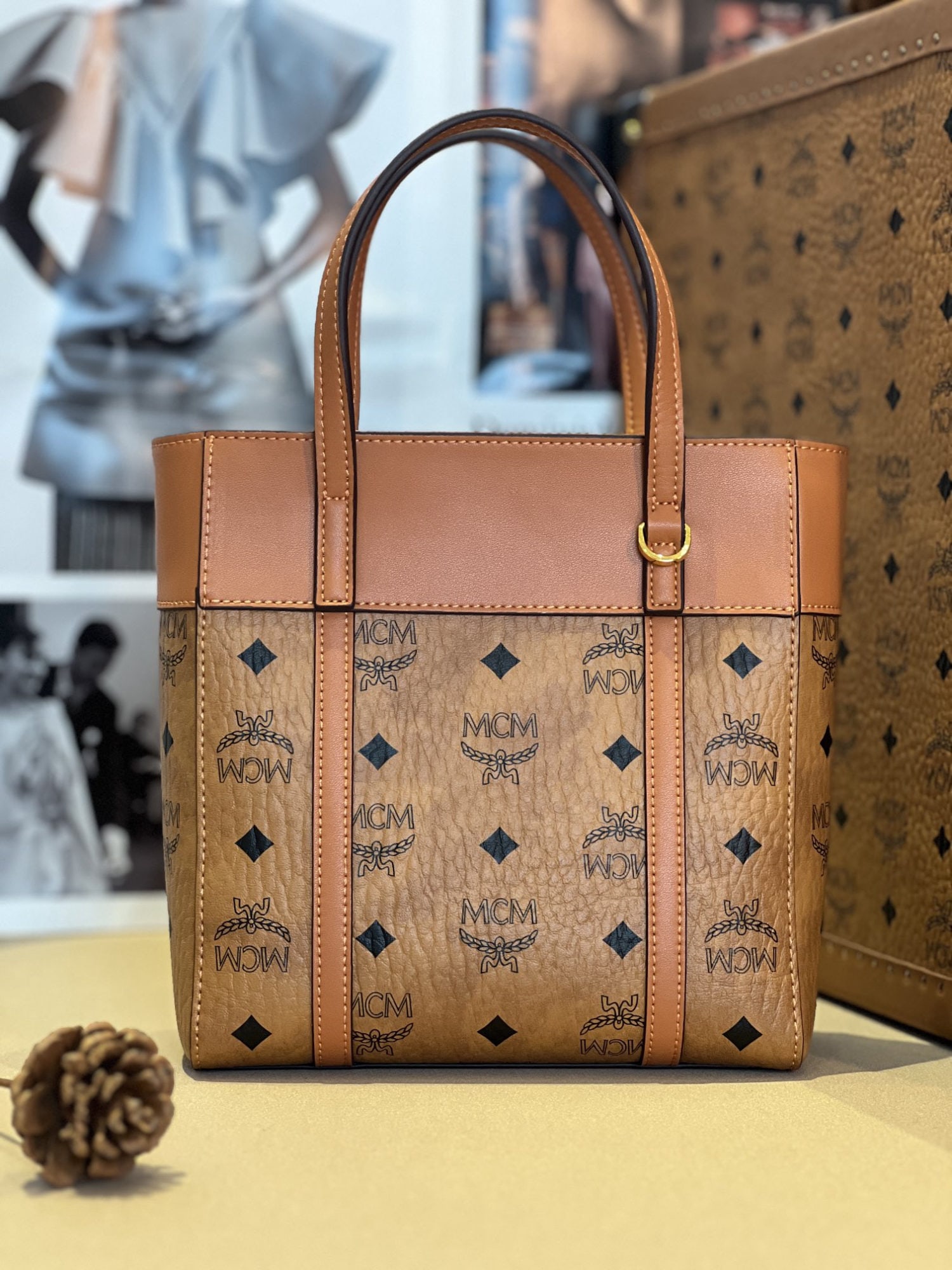 MCM bags: We offer FREE SHIPPING for both domestic and international clients who bid over $500. This mini shopping bag features spacious compartments both inside and out to hold your small items. The cotton
