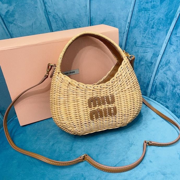 MIUMIU: We offer FREE SHIPPING for both domestic and international clients who bid over $500. MIUMIU 20 X 17 X 6CM A wonderful gift for you or your loved one. Currencies including USD, CAD, GBP, EUR, AUD,