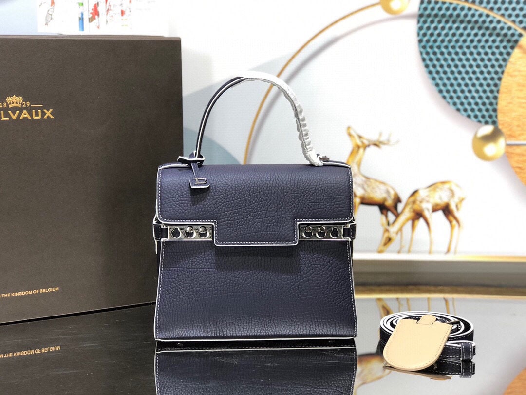 Delvaux: We offer FREE SHIPPING for both domestic and international clients who bid over $500. Delvaux Tempete PM in Caramel, the hottest color for Spring/Summer 2021, exudes a mysterious charm! The original