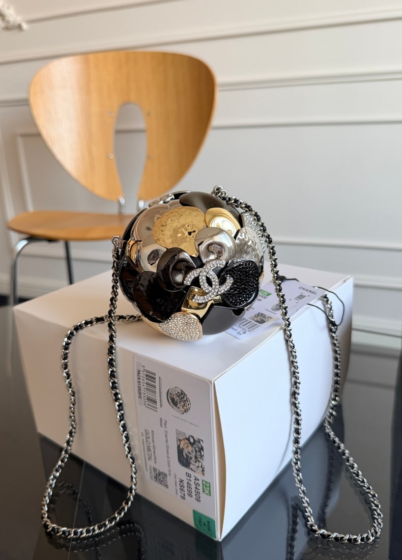CHANEL Camellia Ball Chain Evening Bag: We offer FREE SHIPPING for both domestic and international clients who bid over $500. The CHANEL Camellia Ball Chain Evening Bag is exquisite and sophisticated! Every design element of this chain even