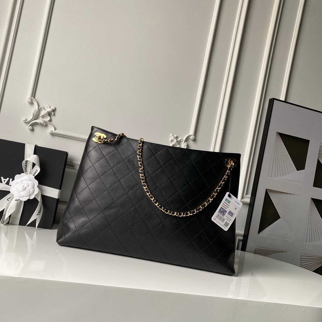 CHANEL SpringXSummer Collection's Bestselling Commuter Tote Bag: We offer FREE SHIPPING for both domestic and international clients who bid over $500. The CHANEL Spring x Summer collection's popular tote bag is made of soft, supple calfskin with neat, clean stitchi