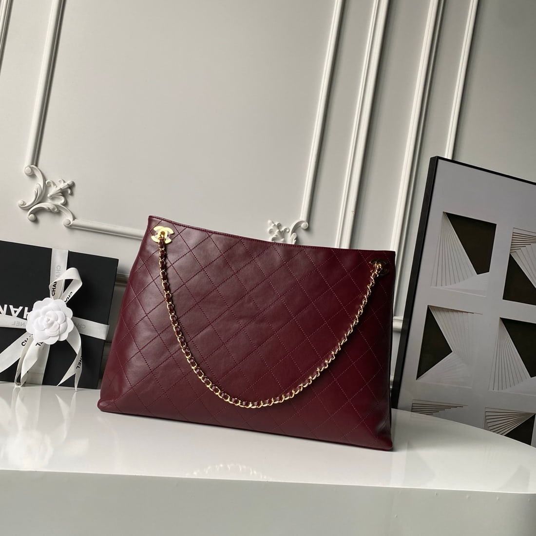 CHANEL SpringXSummer Collection's Bestselling Commuter Tote Bag: We offer FREE SHIPPING for both domestic and international clients who bid over $500. The CHANEL Spring x Summer collection's popular tote bag is made of soft, supple calfskin with neat, clean stitchi