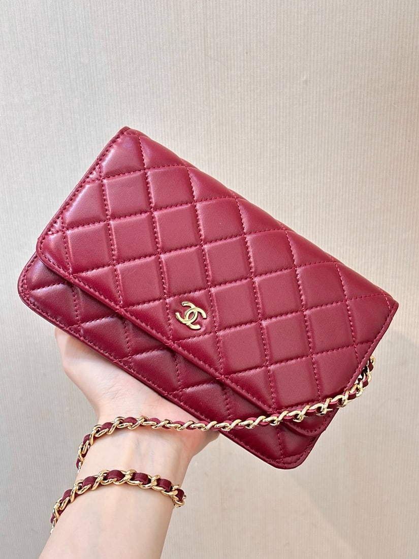 CHANEL wallet: We offer FREE SHIPPING for both domestic and international clients who bid over $500. It functions as a long wallet, with card slots, a zippered pocket for coins, and a side pocket for bills. This wal