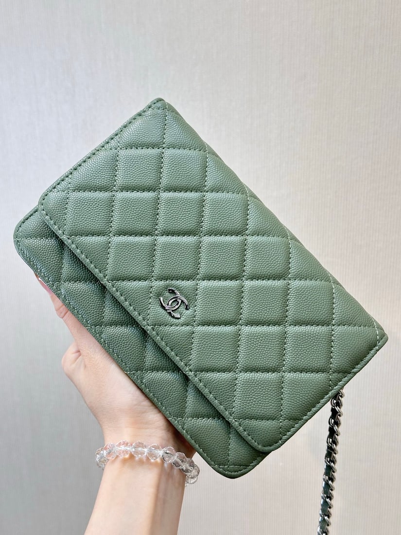 CHANEL wallet: We offer FREE SHIPPING for both domestic and international clients who bid over $500. It functions as a long wallet, with card slots, a zippered pocket for coins, and a side pocket for bills. This wal