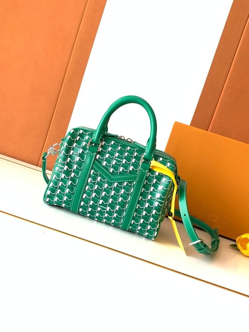 Moynat Canvas 48H Travel Bag: We offer FREE SHIPPING for both domestic and international clients who bid over $500. The Canvas MINI 48H Travel Bag is a perfectly scaled-down version of the 48H M travel bag, capable of holding all 