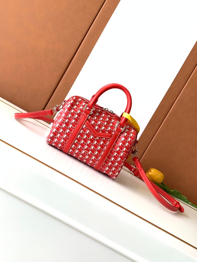 Moynat Canvas 48H Travel Bag: We offer FREE SHIPPING for both domestic and international clients who bid over $500. The Canvas MINI 48H Travel Bag is a perfectly scaled-down version of the 48H M travel bag, capable of holding all 