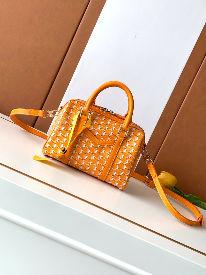 Moynat Canvas 48H Travel Bag: We offer FREE SHIPPING for both domestic and international clients who bid over $500. The Canvas MINI 48H Travel Bag is a perfectly scaled-down version of the 48H M travel bag, capable of holding all 