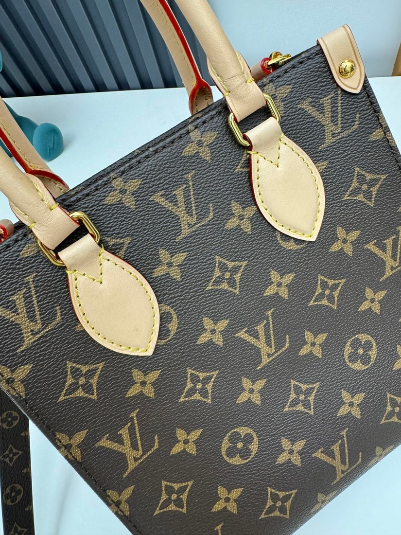 LV Monogram - 5