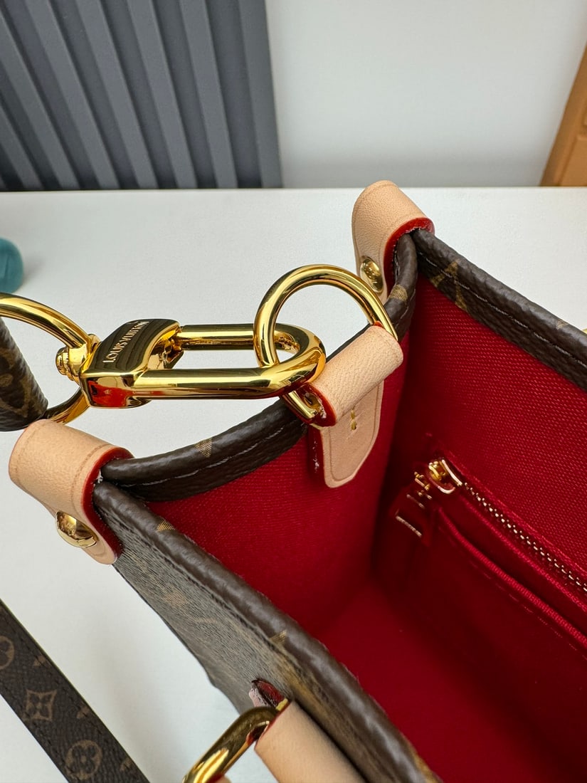 LV Monogram - 7