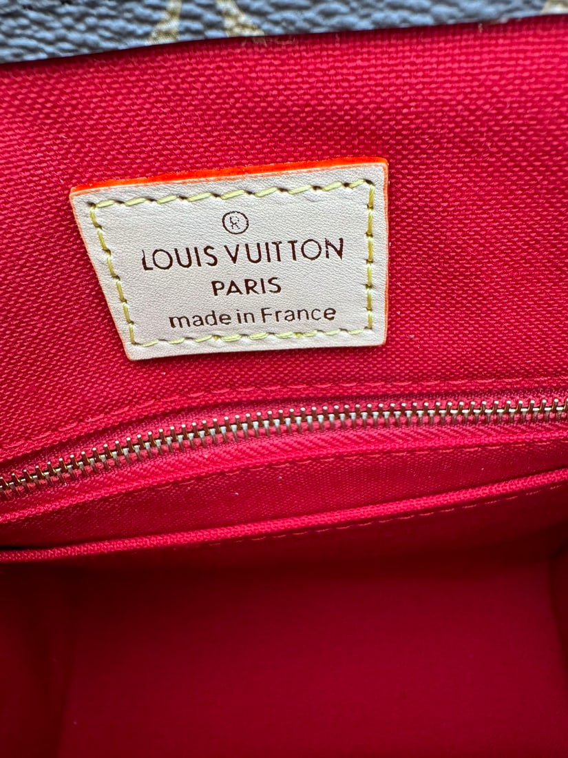 LV Monogram - 9