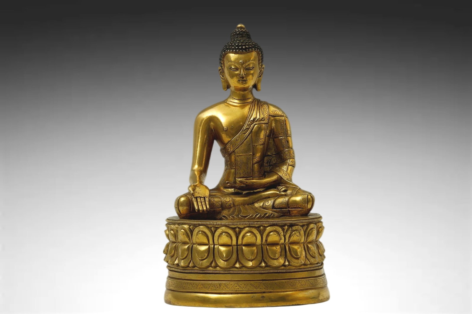 Qing Dynasty Gilt Bronze Figure of Sakyamuni (1 of 7)