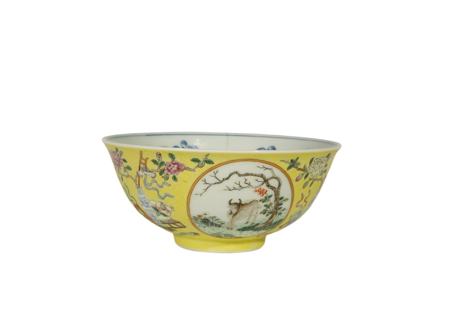 Qing Dynasty FAMILLE ROSE PORCELAIN BOWL W/YELLOW GROUND: A NOTABLE FAMILLE ROSE AND BLUE AND WHITE PORCELAIN BOWL WITH YELLOW GROUND. Qing Dynasty, Guangxu Period (1875–1908)Height:6.7cm Diameter: 15cm.Description: Delicately potted with a gently flaring 