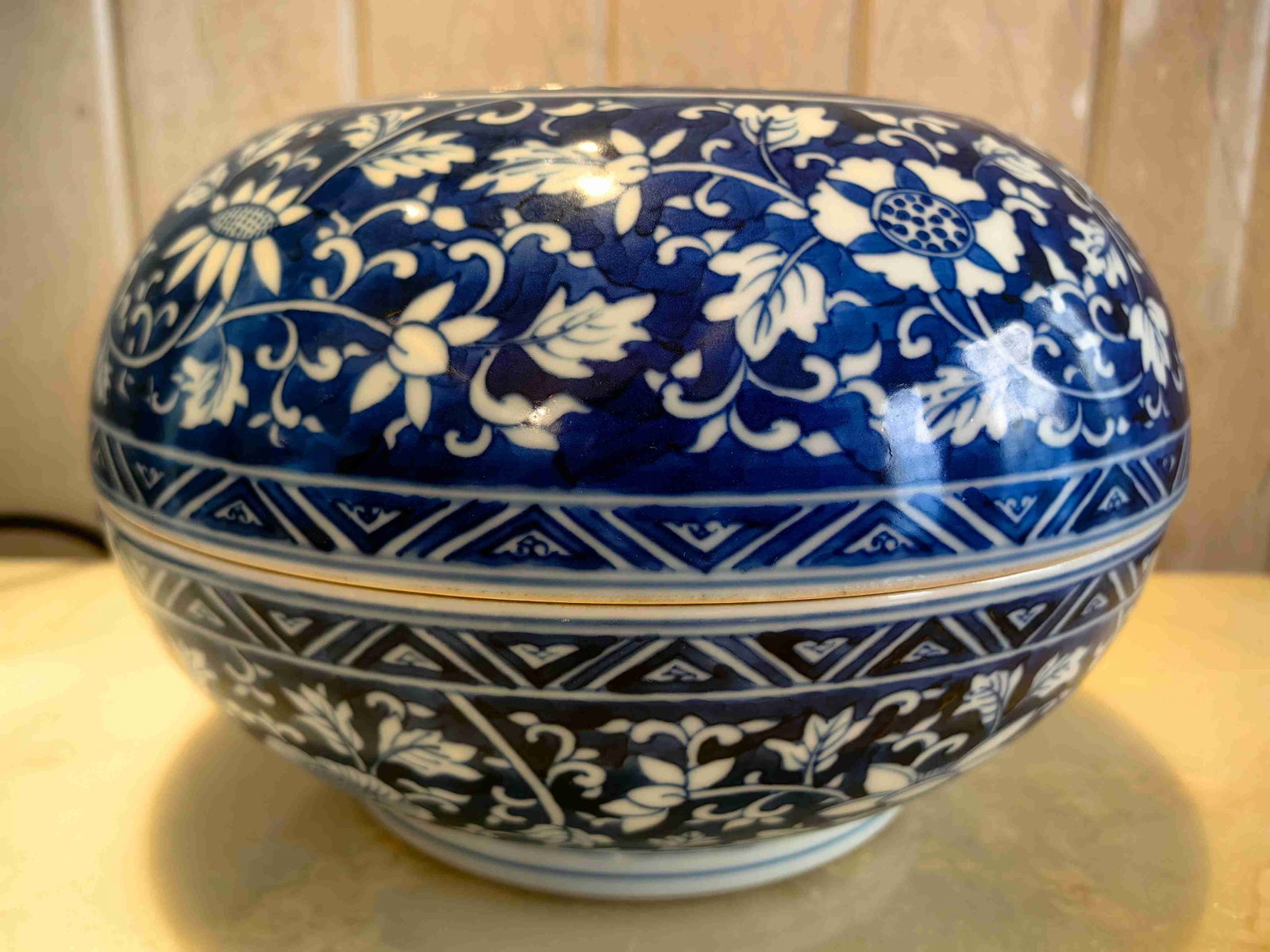 Ming Dynasty Blue-and-White Reserved-White Floral Covered Box (1 of 6)