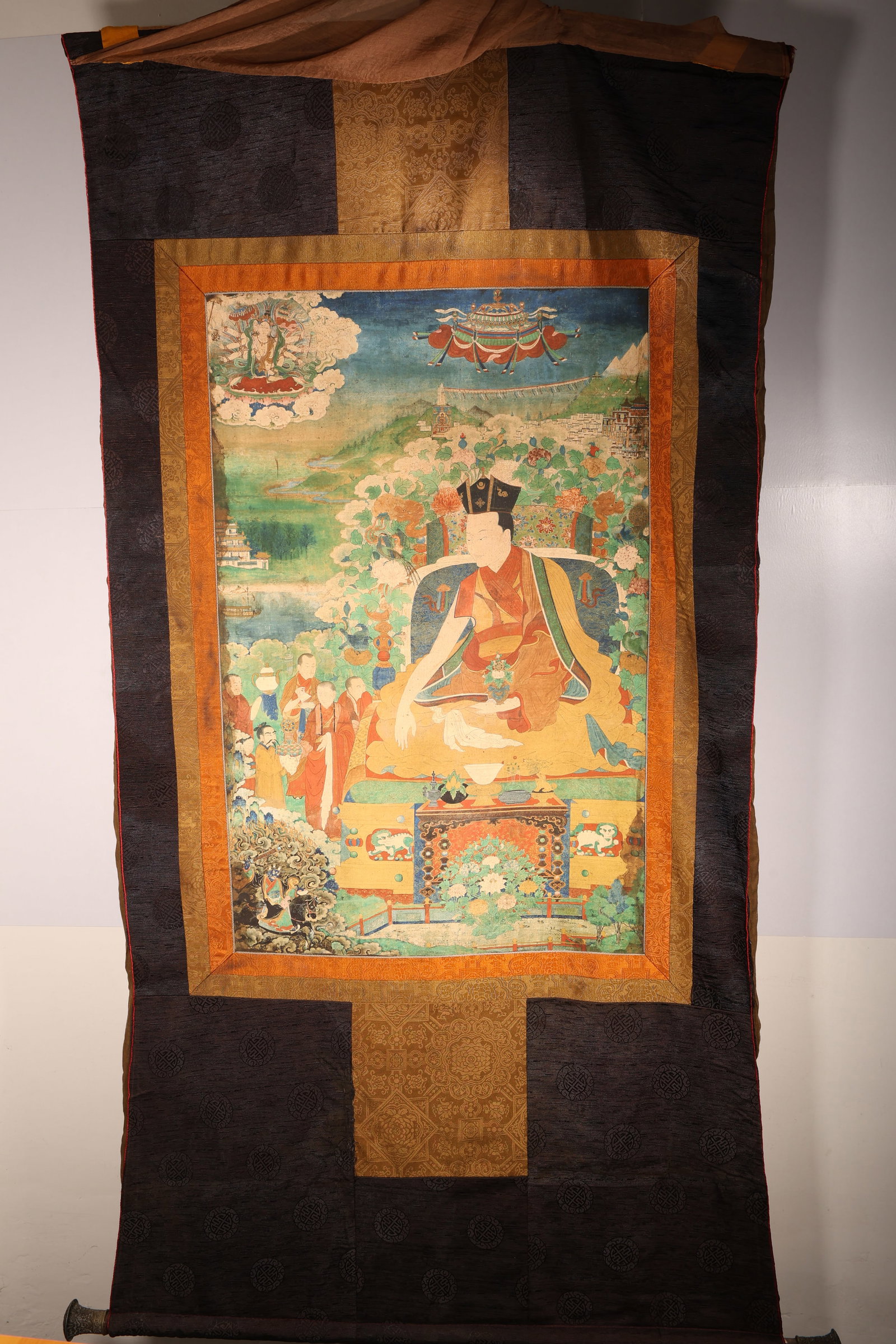 15th-16th Century 9th Karmapa Wangchuk Dorje: 15th-16th Century 9th Karmapa Wangchuk Dorje Thangka15th-16th CenturyLength: 156cm Width: 78cmDescription: A thangka painted in mineral pigments on cloth depicting a seated hierarch in monastic robes 