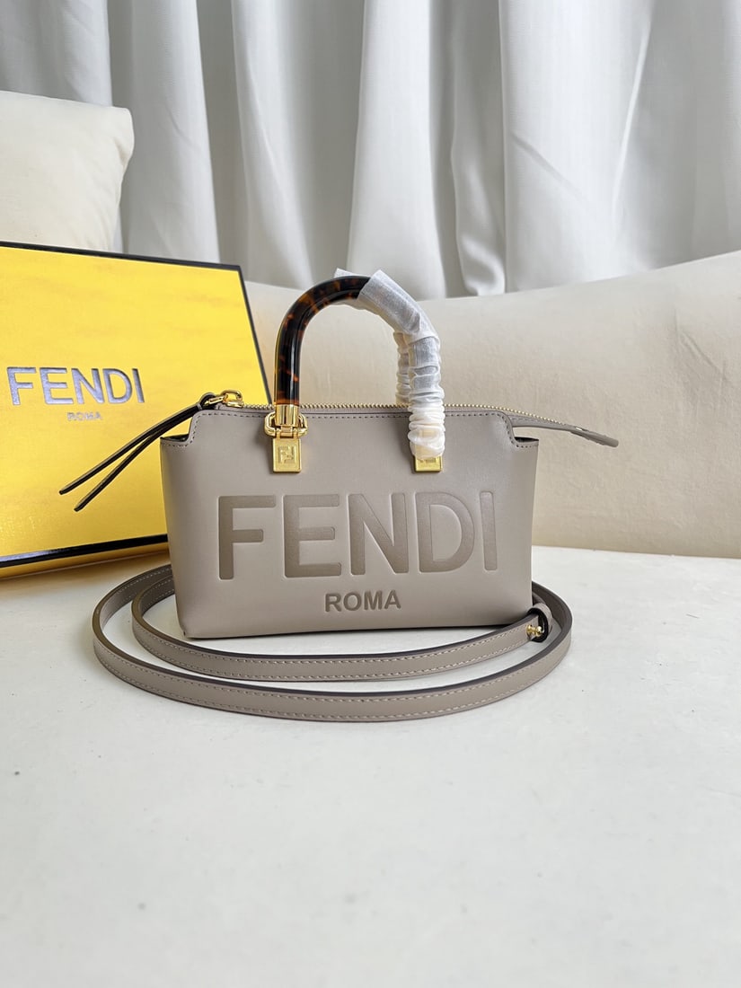 Fendi By The Way: A wonderful gift for yourself or your loved ones,FREE SHIPPING for both domestic and international clients who bid over $500.Currencies including GBP USD EUR CHF CAD AUD etc are accepted. By The Way M