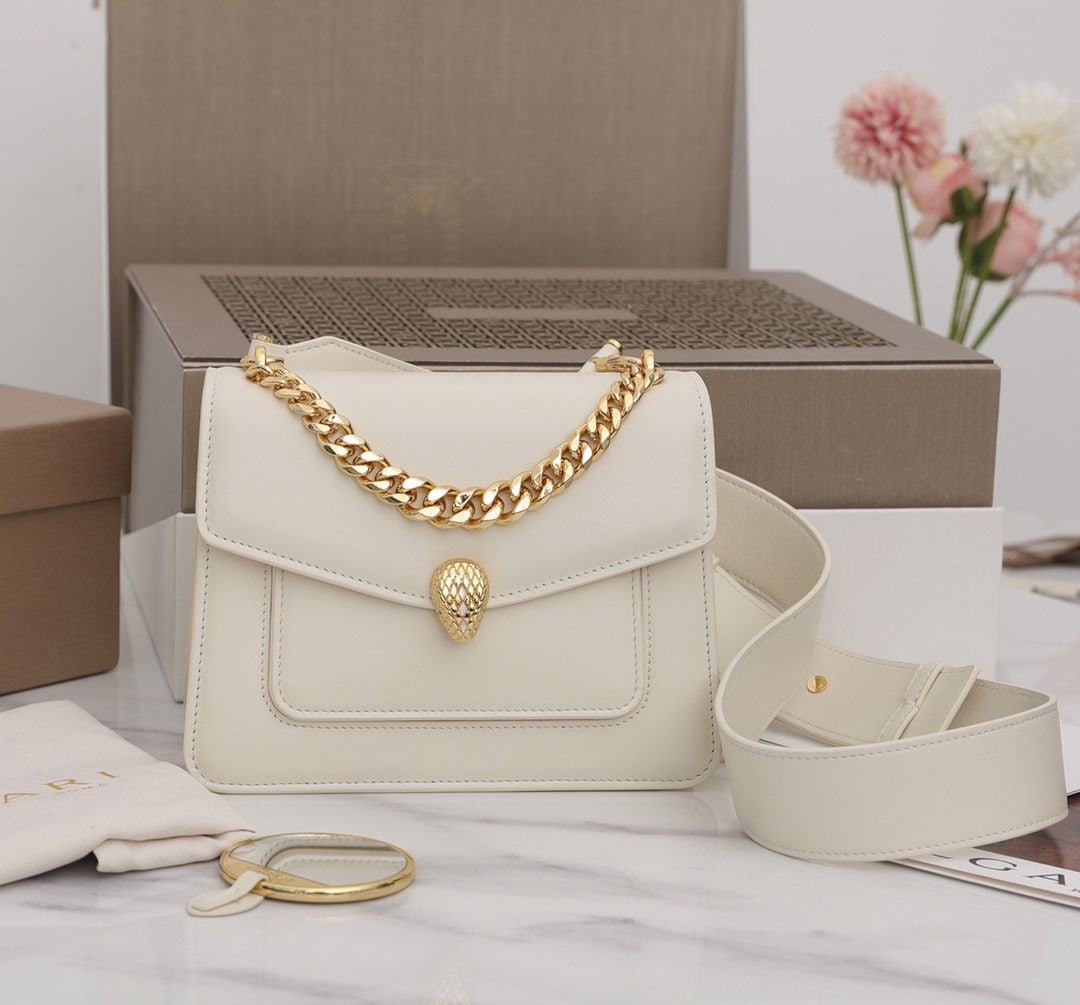 Bvlgari SERPENTI FOREVER: A wonderful gift for yourself or your loved ones,FREE SHIPPING for both domestic and international clients who bid over $500.Currencies including GBP USD EUR CHF CAD AUD etc are accepted.The Bvlgari S