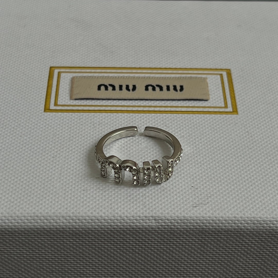 MIUMIU: A wonderful gift for yourself or your loved ones,FREE SHIPPING for both domestic and international clients who bid over $500.Currencies including GBP USD EUR CHF CAD AUD etc are accepted. This MIUMIU