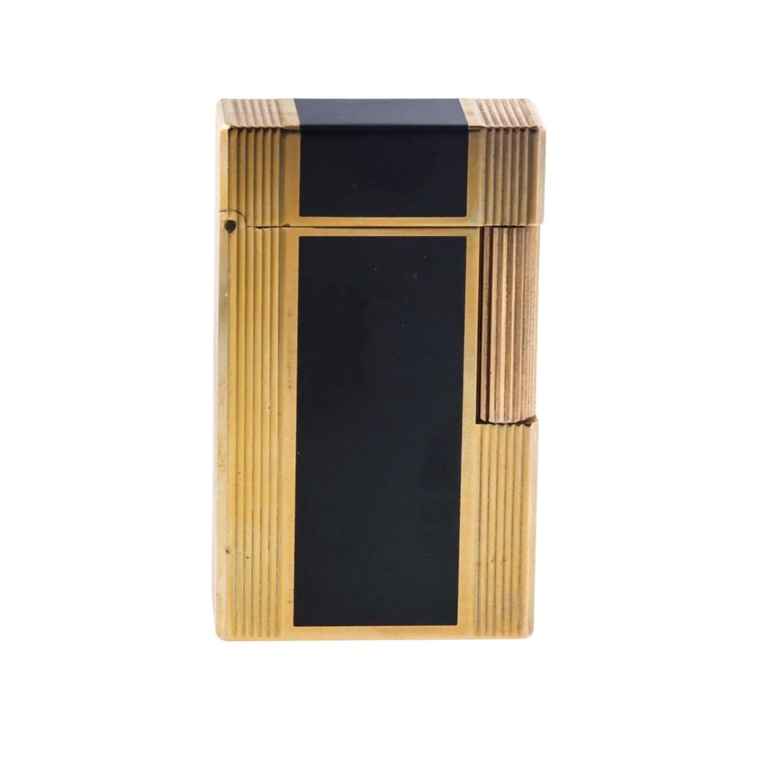 S.T. Dupont Gold Black Lacquer Lighter: Metal : Gold Plated, Black Lacquer Designer : S.T. Dupont Measurements : 58mm x 35mm x 14mm Condition : Working order, lighter is in great preowned condition.Needs fluid. Additional : Comes wi