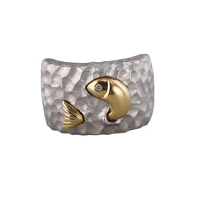 18k Gold Diamond Fish Hammered Band Ring