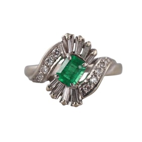 14k Gold Emerald Diamond Ring