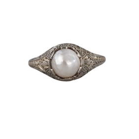 Art Deco Filigree 18k Gold Pearl Ring