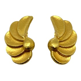 Whimsical Ilias Lalaounis Hammered 18k Gold Wings Motif Earrings