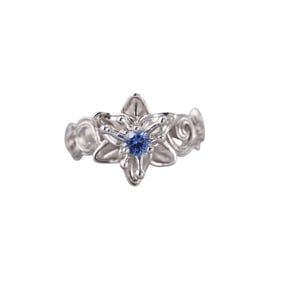 Carrera y Carrera Jasmin 18k Gold Blue Topaz Ring