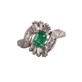 14k Gold Emerald Diamond Ring