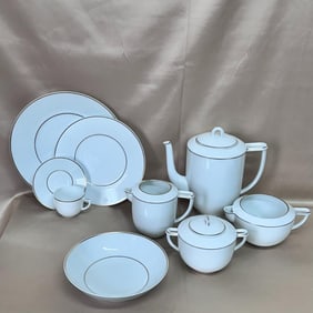 34pc Bernardaud Limoges Marli Or Place Setting