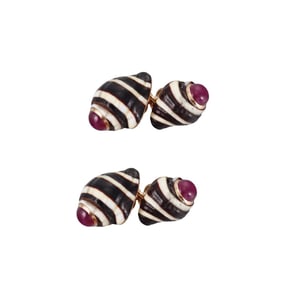 Trianon 14k Gold Shell Ruby Cufflinks
