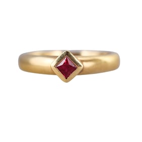 18k Gold Ruby Ring
