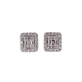18k Gold Diamond Stud Earrings