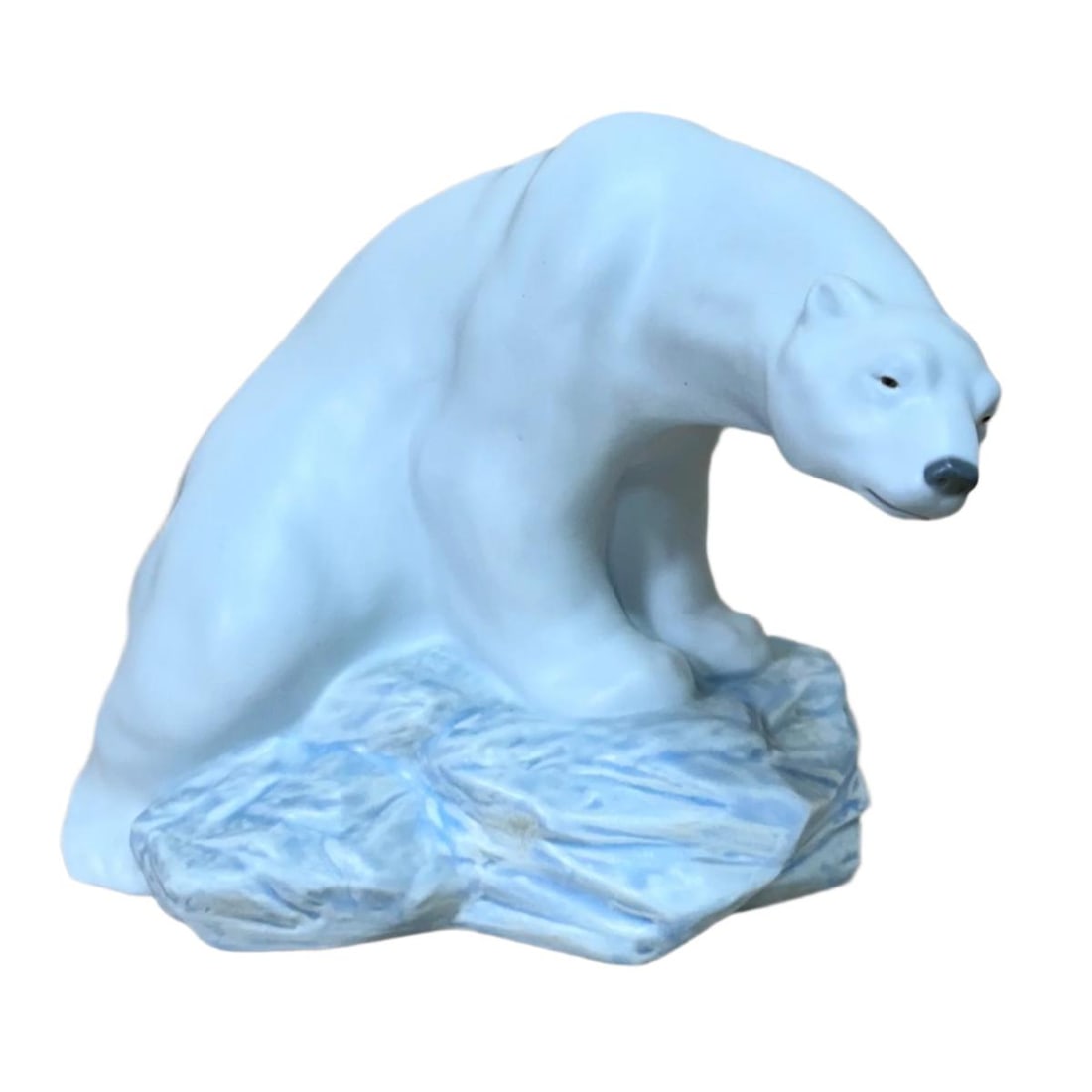 LLADRO Arctic Spirit Porcelain Figurine 01008481: Material : Porcelain Designer : LLADRO Measurements : H: 8'' x 8 3/4'' x 8'' Marked: : LLADRO, Hand made in Spain. Condition: : New Additional: n/a