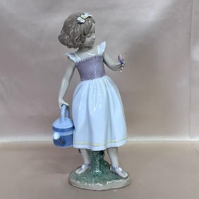 LLADRO Good Morning, Butterfly Figurine 01008520